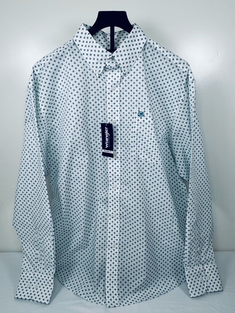BNWT Wrangler Men's Classic Print Button Down Shirt size large, teal & white